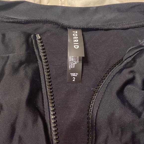 Torrid Active Wireless Sleeveless Rashguard One Piece Swim Suit - Picture 5 of 6